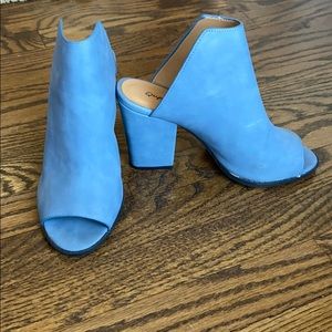 Blueish gray slide on booties